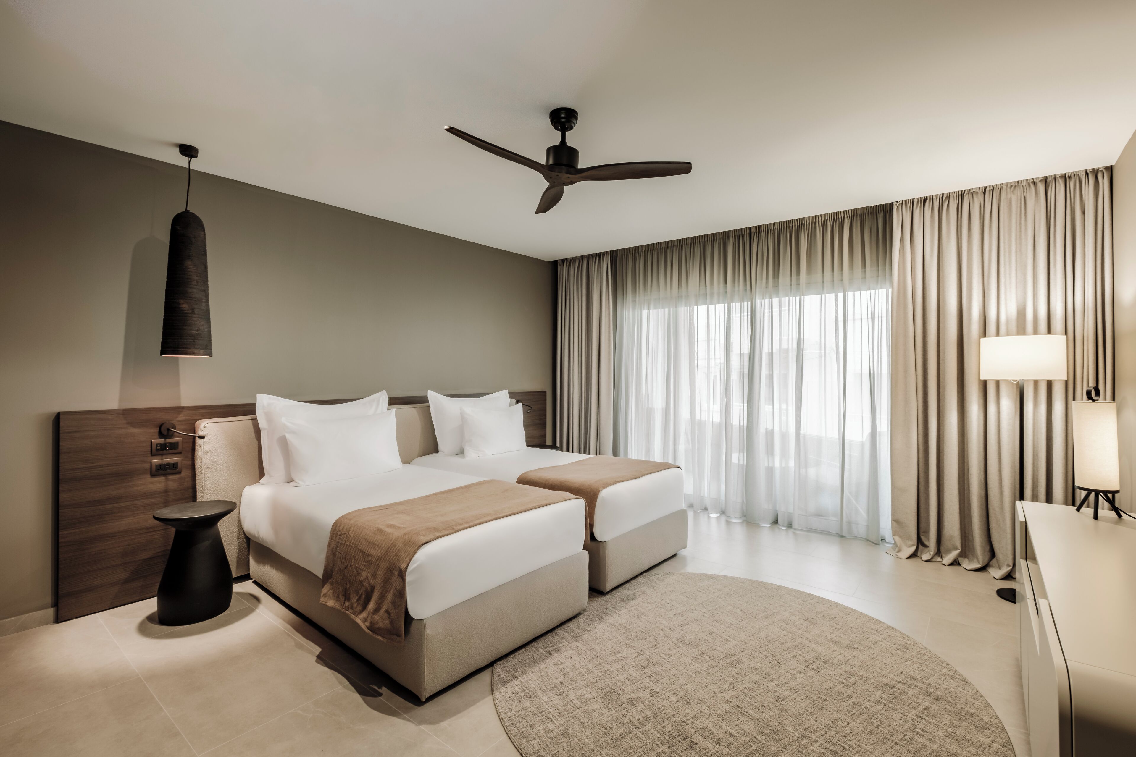 Departamento, 2 habitaciones, balcón, vista al valle | Caja de seguridad en la habitación y escritorio 