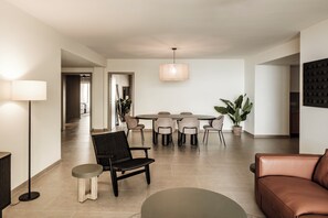 Apartamento, 2 habitaciones, balcón, vistas al valle | Caja fuerte, escritorio, espacio para trabajar con un portátil