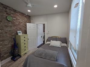 1 chambre, fer et planche à repasser, Wi-Fi, draps fournis