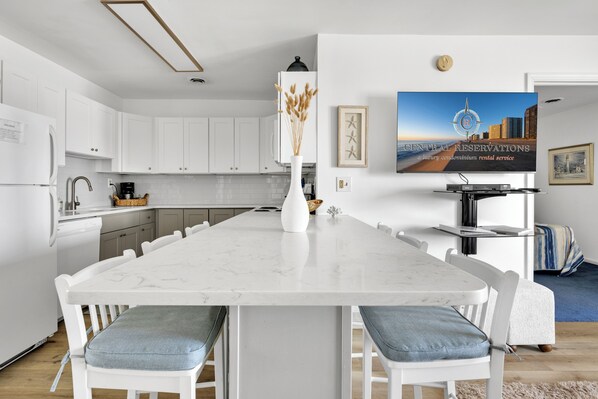 Microwave, dishwasher