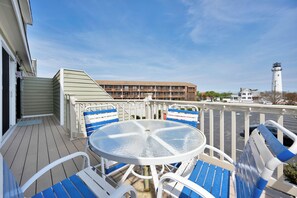 Outdoor dining - New For 2025! Modern 2 Bed 2 Bath Condo with Hot Tub in Private Courtyard! (Ocean City)