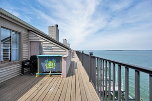 Terrace/patio - New for 2025! Beached Themed Two Bedroom Direct Bayfront on 32nd Street (Ocean City)