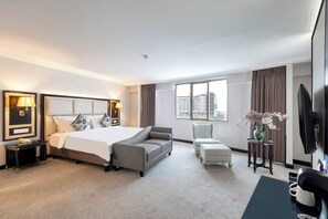 ห้องเอ็กเซกคิวทีฟสวีท | โต๊ะทำงาน, Wi-Fi ฟรี, ผ้าปูที่นอน