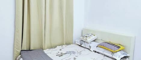 3 habitaciones, tabla de planchar con plancha, wifi y ropa de cama