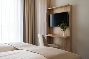 2 soveværelser, pengeskab på værelset, strygejern/strygebræt