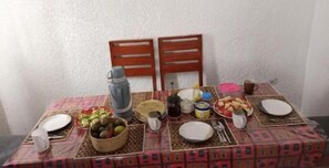 Free daily continental breakfast - Rand's House I Homestay (Ruhengeri)