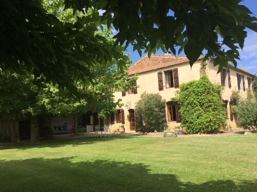 15 minutes from Marciac, beautiful Gascon house with large swimming pool
