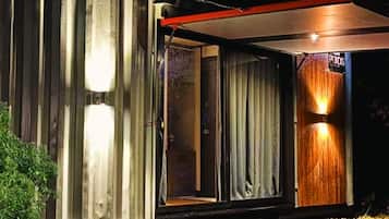 Indi Pod | Courtyard view