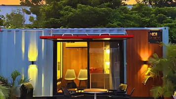 Indi Pod | 3 bedrooms, free WiFi, bed sheets