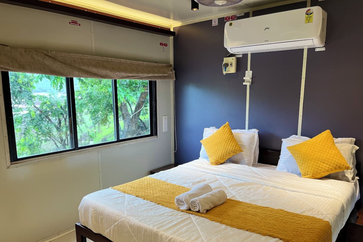 Classic Cabin | 3 bedrooms, free WiFi, bed sheets