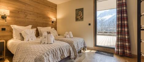 4 عدّة غرف نوم ومكواة/لوح كي وواي فاي مجانًا وملاءات أسرّة