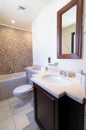 Deluxe Apartment, 2 Bedrooms, Non Smoking, Kitchen | Bathroom - Reehan 1 - Happy Season - 2BR - Downtown (Dubai)