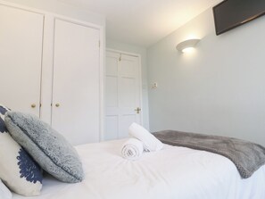 2 bedrooms, individually decorated, individually furnished, free WiFi - Tobys Quay (Falmouth)