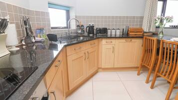 Lavavajillas y utensilios de cocina