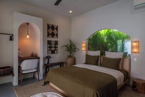 3 bedrooms, WiFi, bed sheets - "The Jungle" - Luxurious & Tropical Concept - 3BR (Bali)