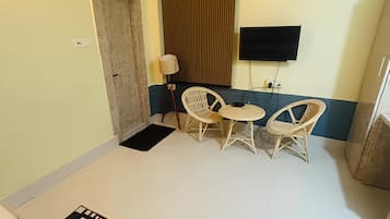 經典客房 | 書桌、手提電腦工作空間、免費 Wi-Fi