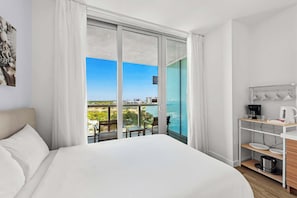 Desk, iron/ironing board, WiFi, bed sheets