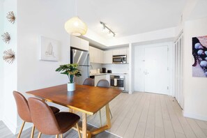 Dining - Bayfront Bliss - Beachside Services - 17th Floor (Hallandale Beach)