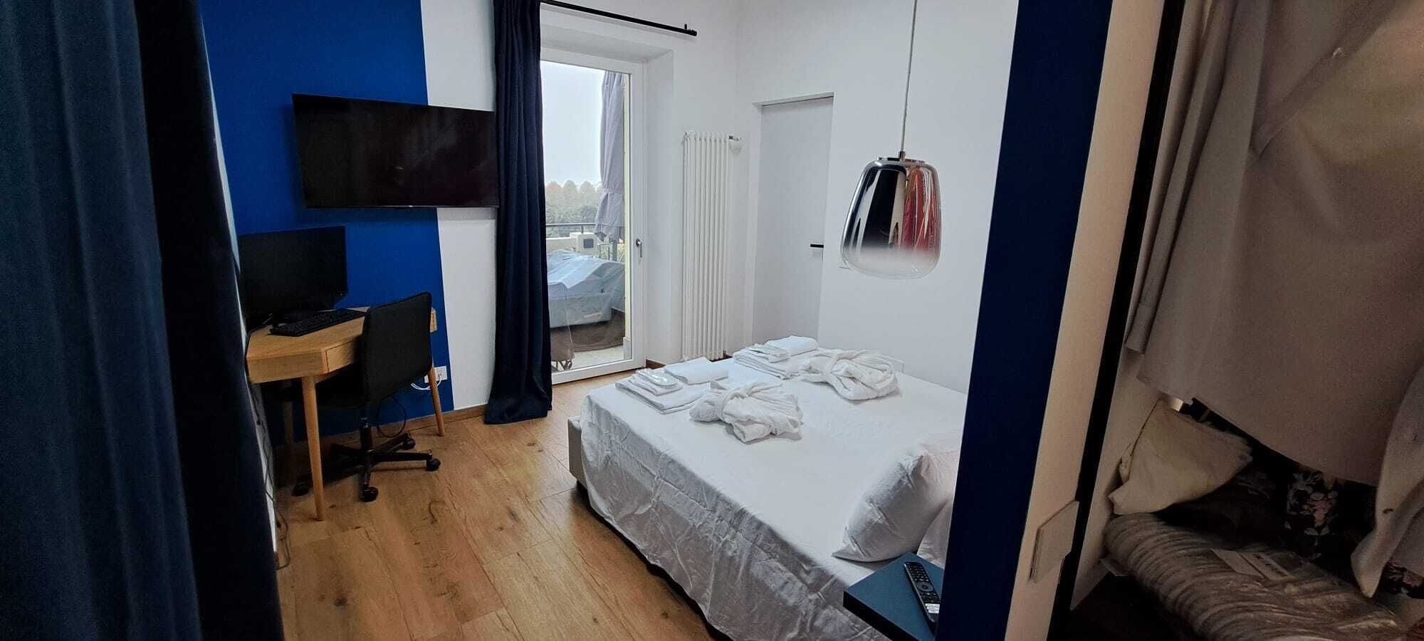 2 bedrooms, desk, iron/ironing board, travel crib