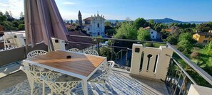 Outdoor dining - Casa Eleonora - Apartment with lake view terrace (Lesa)