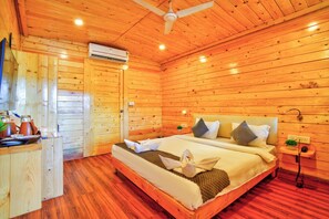 Superior Chalet | 1 bedroom, premium bedding, Select Comfort beds, individually furnished - The Lazy Cabanas (Candolim)
