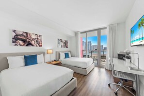 2 bedrooms, desk, iron/ironing board, travel crib - Sunlit Serenity - Beachside Services - 7th Floor (Hallandale Beach)