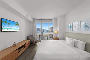 2 Schlafzimmer, Schreibtisch, Bügeleisen/Bügelbrett, Reisekinderbett