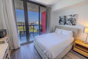 Skrivebord, strykejern/-brett, wi-fi og sengetøy