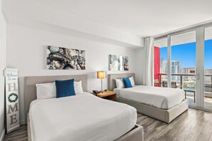 2 chambres, bureau, fer et planche à repasser, lit parapluie