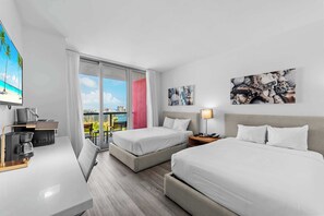 2 Schlafzimmer, Schreibtisch, Bügeleisen/Bügelbrett, Reisekinderbett