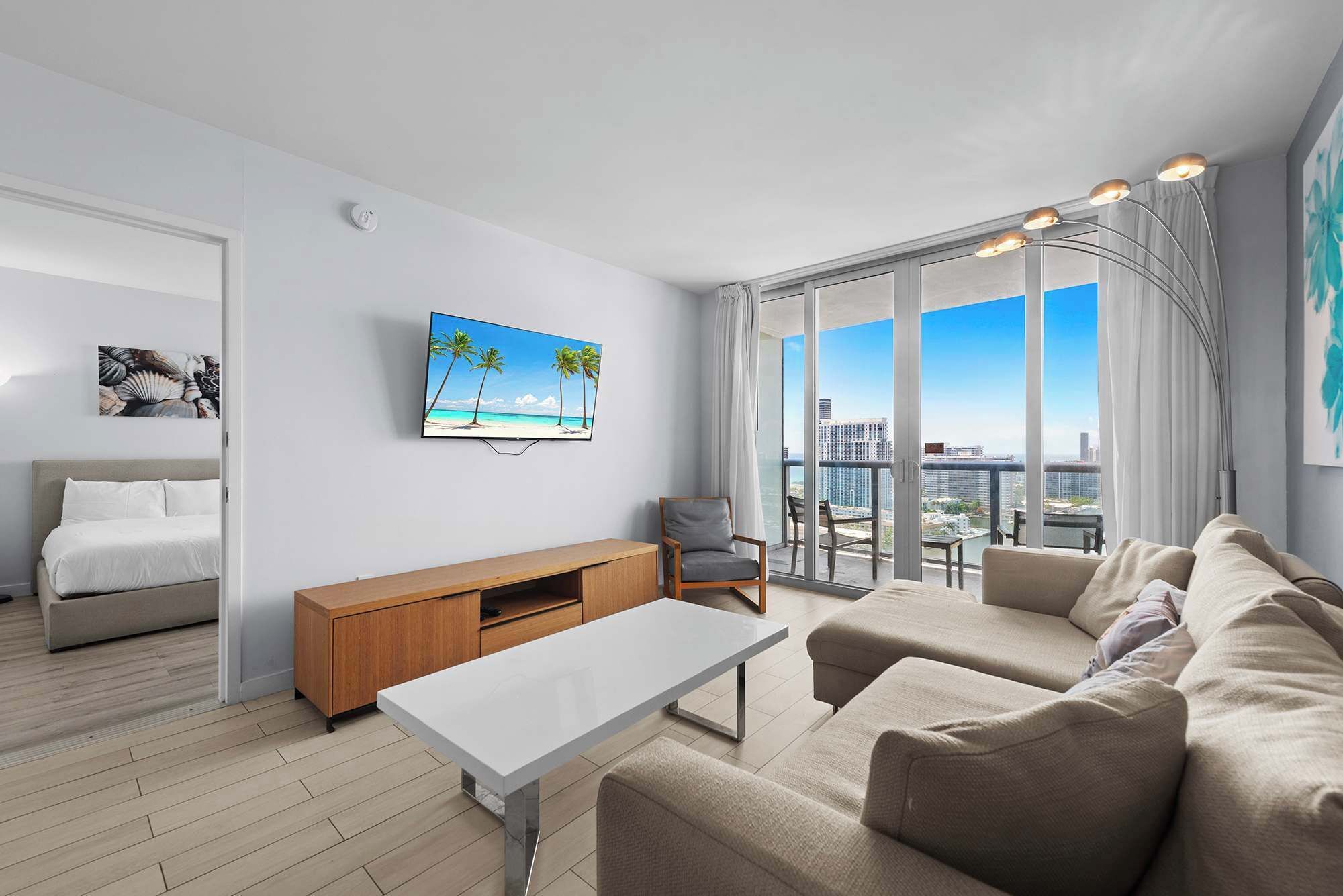 Televisión, oficina