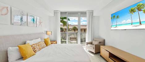 2 chambres, bureau, fer et planche à repasser, lit parapluie