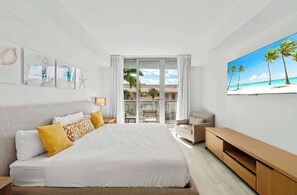 2 bedrooms, desk, iron/ironing board, travel cot - Prime Location - Beachside Services - 3rd Floor (Hallandale Beach)