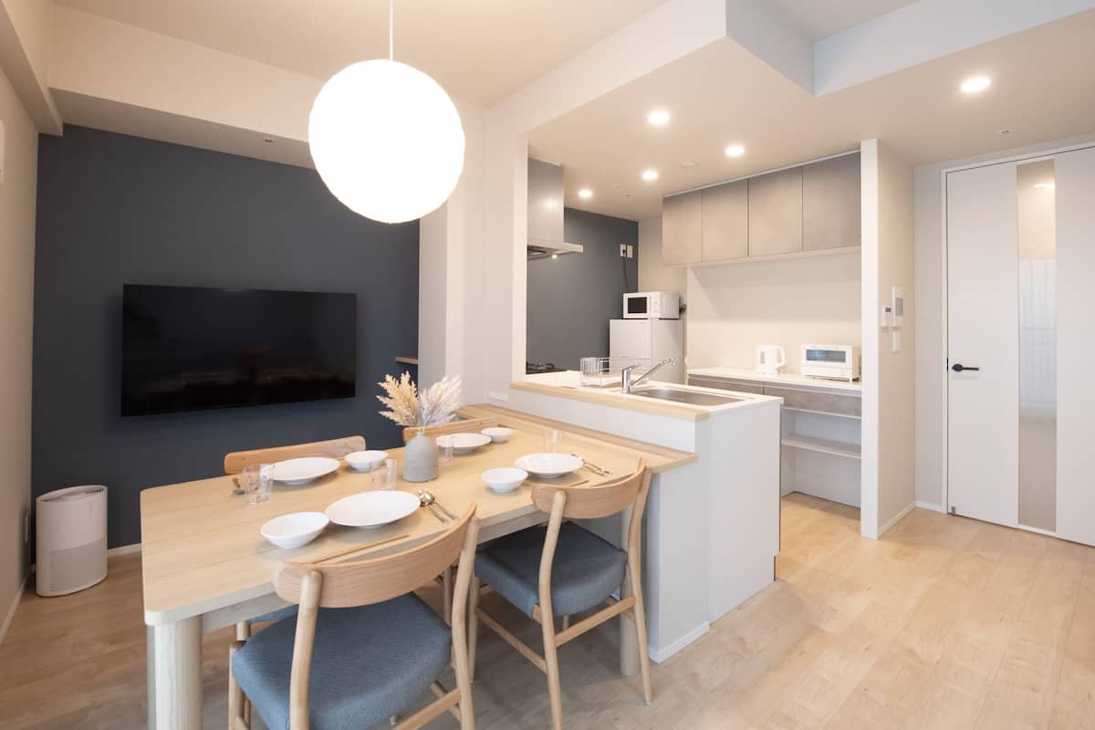 Apartment with 2 Beds (Maximum 9 people) - 10th-13th Floor Itype | Dining room