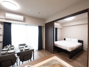 Deluxe-Zimmer, Nichtraucher (Type H) | Schreibtisch, kostenloses WLAN, Bettwäsche