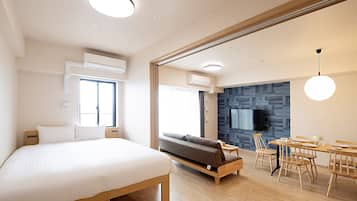 Meja kerja, Wi-Fi gratis, dan seprai linen