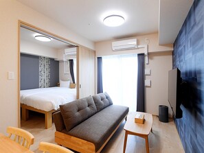Desk, free WiFi, bed sheets - THE RISE OSAKA UNIVERSAL BAYSIDE (Osaka)