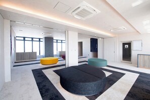 Suối nước nóng