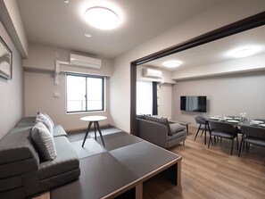 Deluxe Room, Non Smoking (Type E) | Desk, free WiFi, bed sheets - THE RISE OSAKA UNIVERSAL BAYSIDE (Osaka)