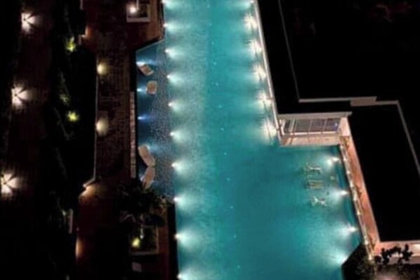 Pool - Luxury fully furnished (8) 2room with pool @ Bangi (Dengkil,)