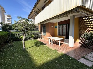 Outdoor dining - CASA DELLE ROSE (Bibione)