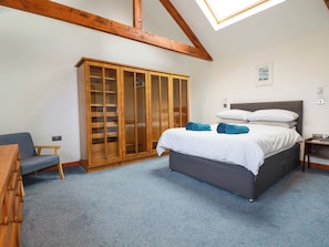 2 bedrooms, individually decorated, individually furnished, free WiFi