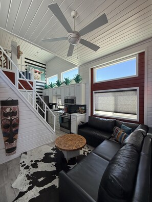 Smart-TV, Kamin, Stereoanlage