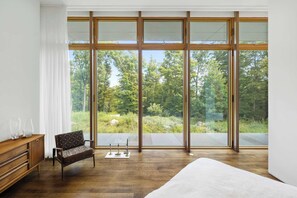 4 bedrooms, WiFi, bed sheets