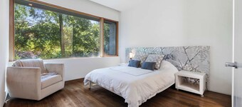 Contemporary 4-BR Catskills Retreat w/ plunge pool