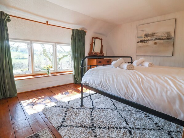 4 bedrooms, individually decorated, individually furnished, free WiFi - Magnolia View (Barnstaple)