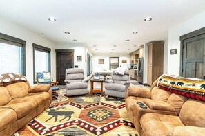 TV, fireplace, DVD player