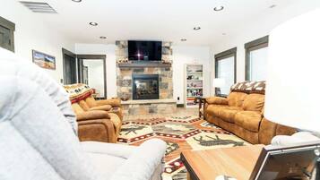 TV, fireplace, DVD player