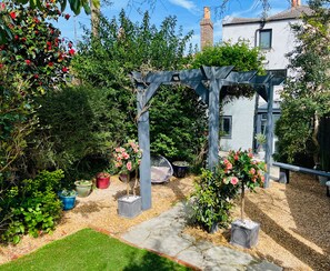 House | Property grounds - Housesleeps7-parking-garden-fireplace-beachnearby (Wareham)