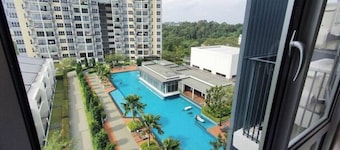 Lovely modern condo (5) with pool view @ Bangi